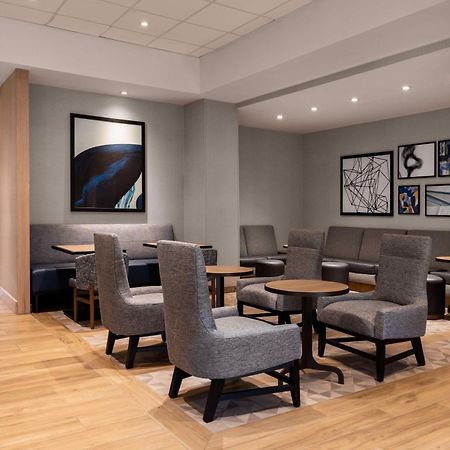 Hyatt Place Orlando Airport Exterior photo