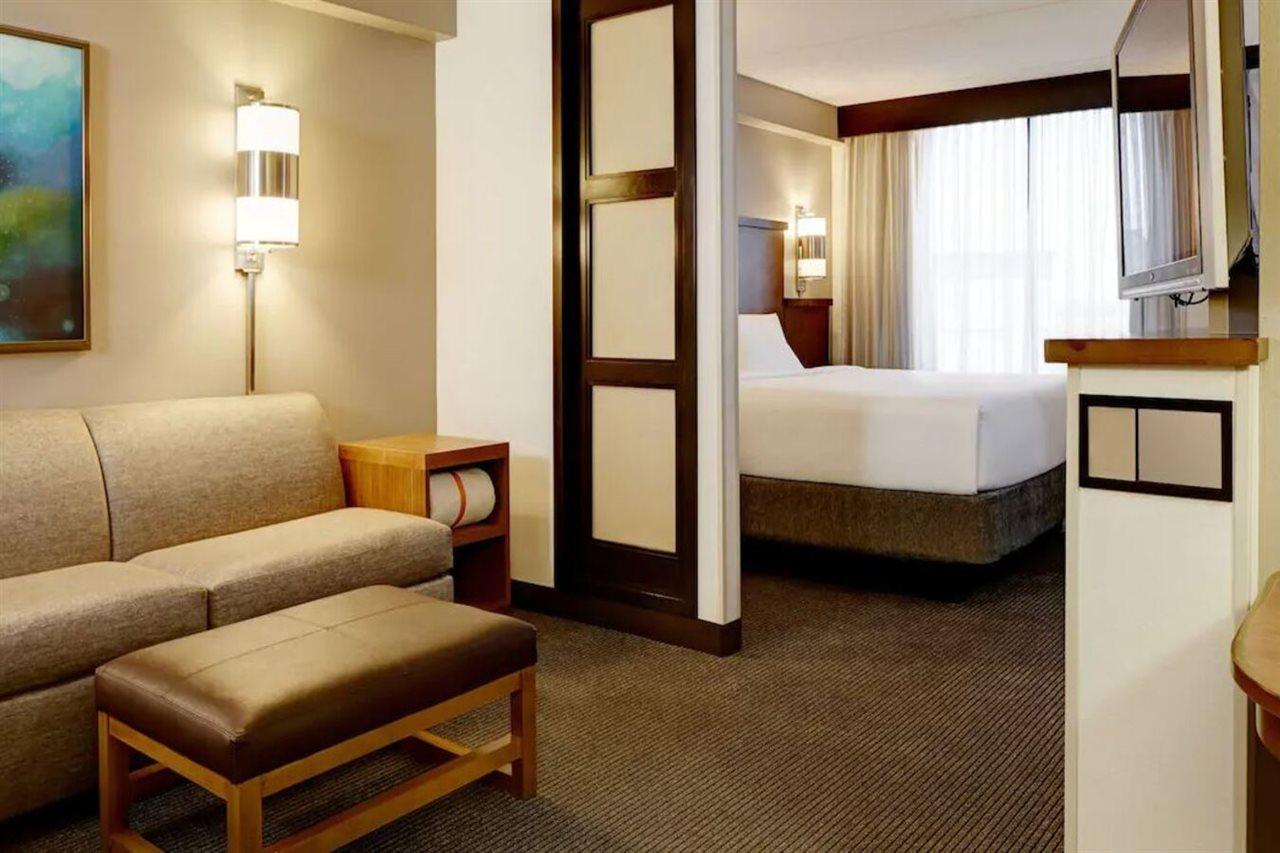Hyatt Place Orlando Airport Exterior photo