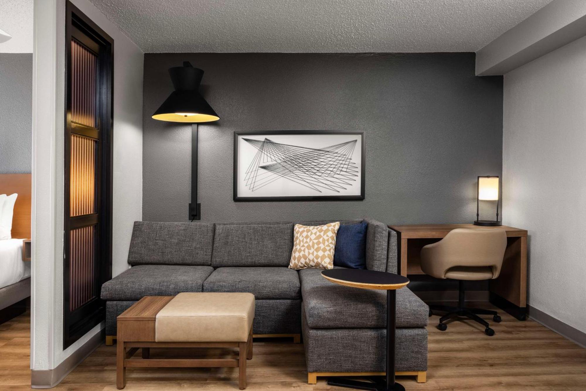 Hyatt Place Orlando Airport Exterior photo