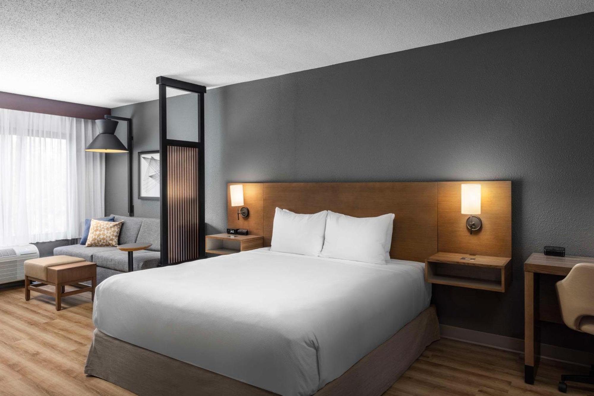Hyatt Place Orlando Airport Exterior photo